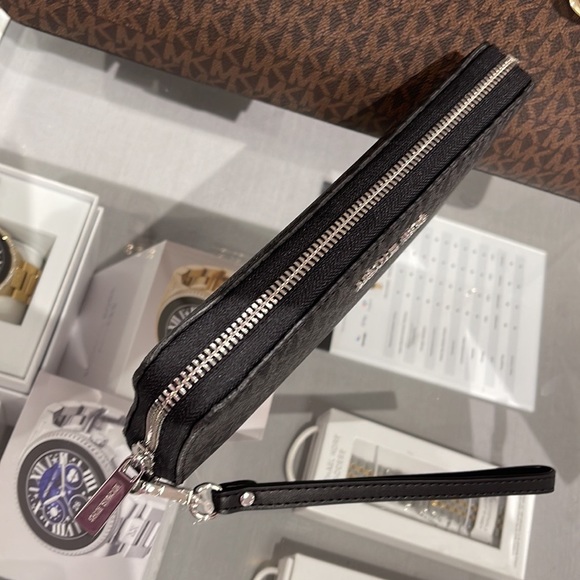 Michael Kors Jet Set Travel Large Travel CONTINENTAL wallet-wristlet-phoneholder - Picture 14 of 16